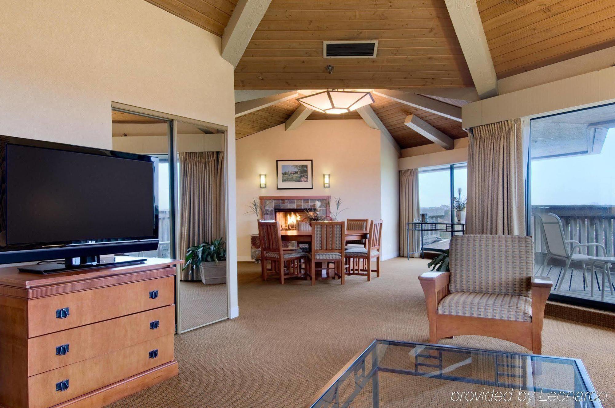 Indian Lakes Hotel Bloomingdale Room photo